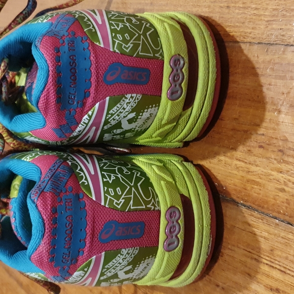 ASICS Gel Noosa Tri 9 Blue Pink Fluro Green Womens Running Shoes Size US 7.5 - Picture 3 of 13